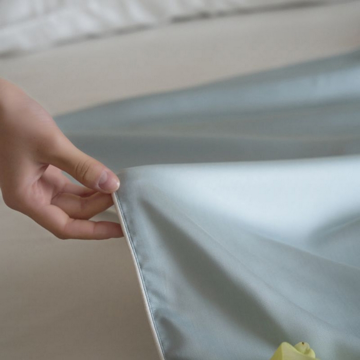 91家纺网 家纺一手货源 找家纺 咏绒家纺工厂店 2025新款A类奥地利进口天丝盖毯系列 -风格二 秋波蓝