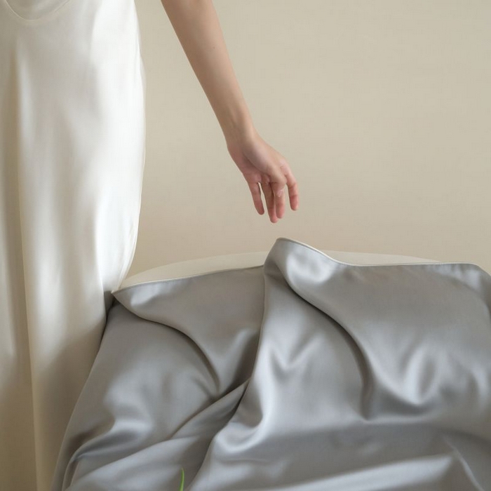 91家纺网 家纺一手货源 找家纺 咏绒家纺工厂店 2025新款A类奥地利进口天丝盖毯系列 -风格二 云间青绿