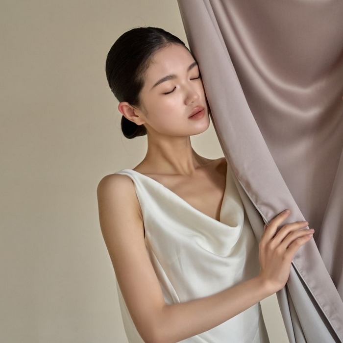 91家纺网 家纺一手货源 找家纺 咏绒家纺工厂店 2025新款A类奥地利进口天丝盖毯系列 -风格二 凝脂紫