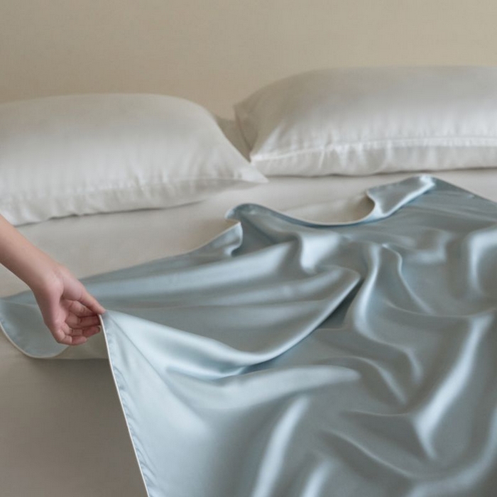 91家纺网 家纺一手货源 找家纺 咏绒家纺工厂店 2025新款A类奥地利进口天丝盖毯系列 -风格二 秋波蓝