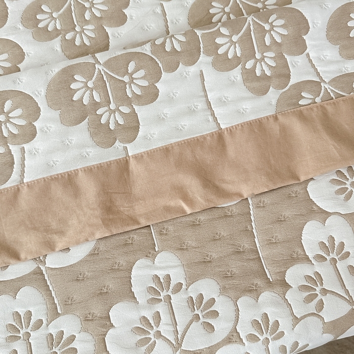 91家纺网 家纺一手货源 找家纺 紫碧螺2025新款多层纱夏被床盖四件套 浅驼