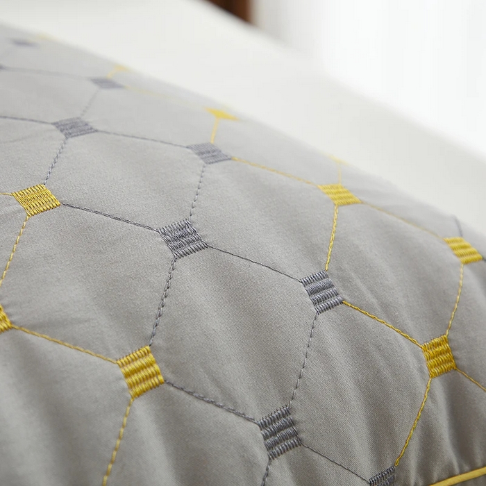 91家纺网 家纺一手货源 找家纺 雅晨枕芯工厂店 2025新款满天星双边立体枕头枕芯 灰