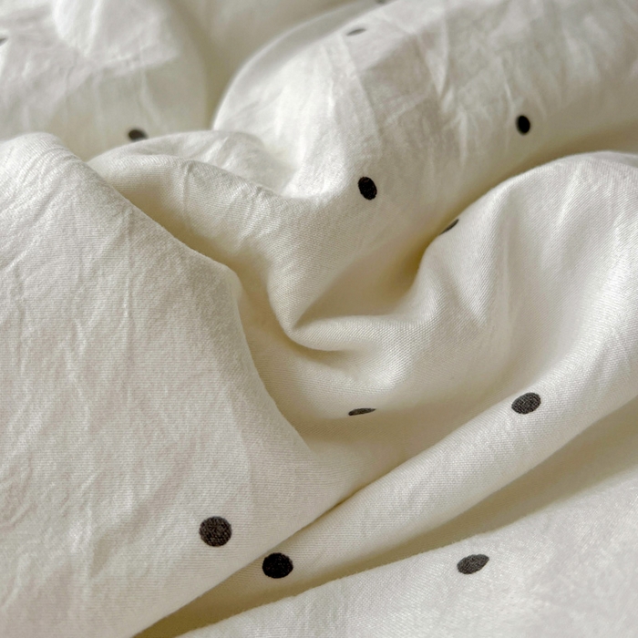 91家纺网 家纺一手货源 找家纺 朵朵家纺2025直播云感床单款三四件套水洗简约风小碎花被套床笠三四件套 波点白