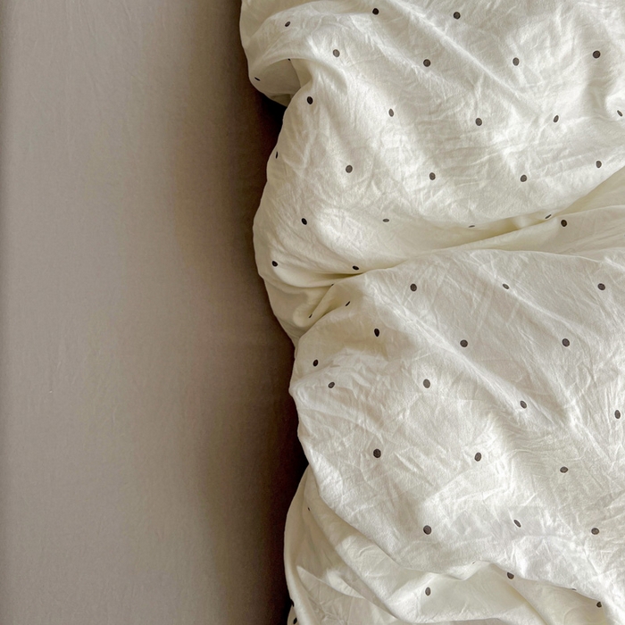 91家纺网 家纺一手货源 找家纺 朵朵家纺2025直播云感床单款三四件套水洗简约风小碎花被套床笠三四件套 波点白