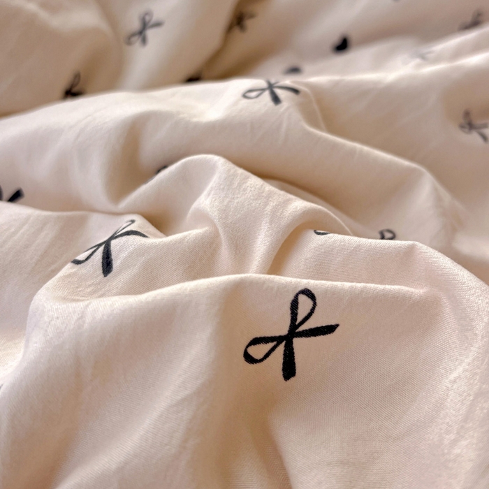 91家纺网 家纺一手货源 找家纺 朵朵家纺2025直播云感床单款三四件套水洗简约风小碎花被套床笠三四件套 蝴蝶结