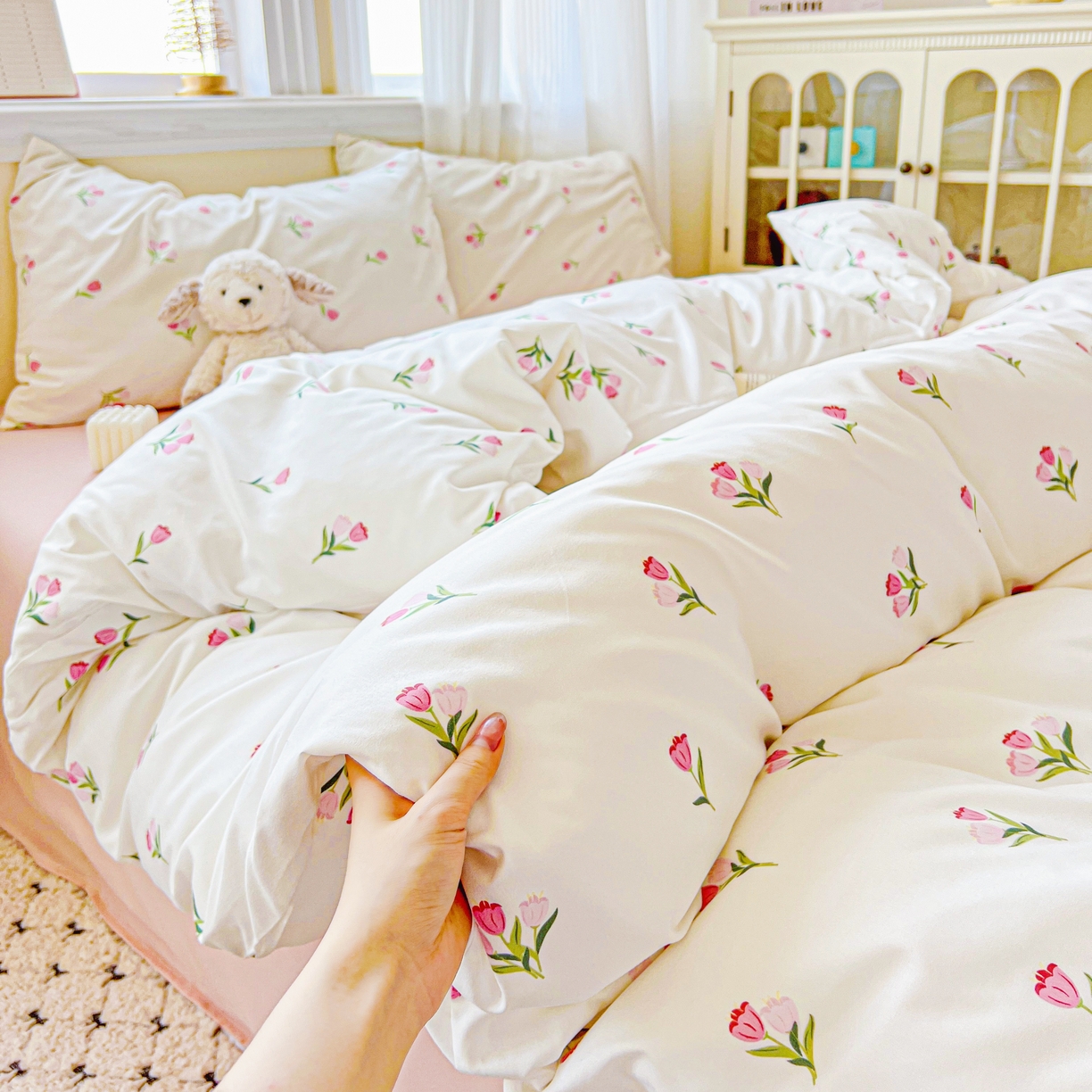 91家纺网 家纺一手货源 找家纺 朵朵家纺2025直播云感床单款三四件套水洗简约风小碎花被套床笠三四件套 郁金香