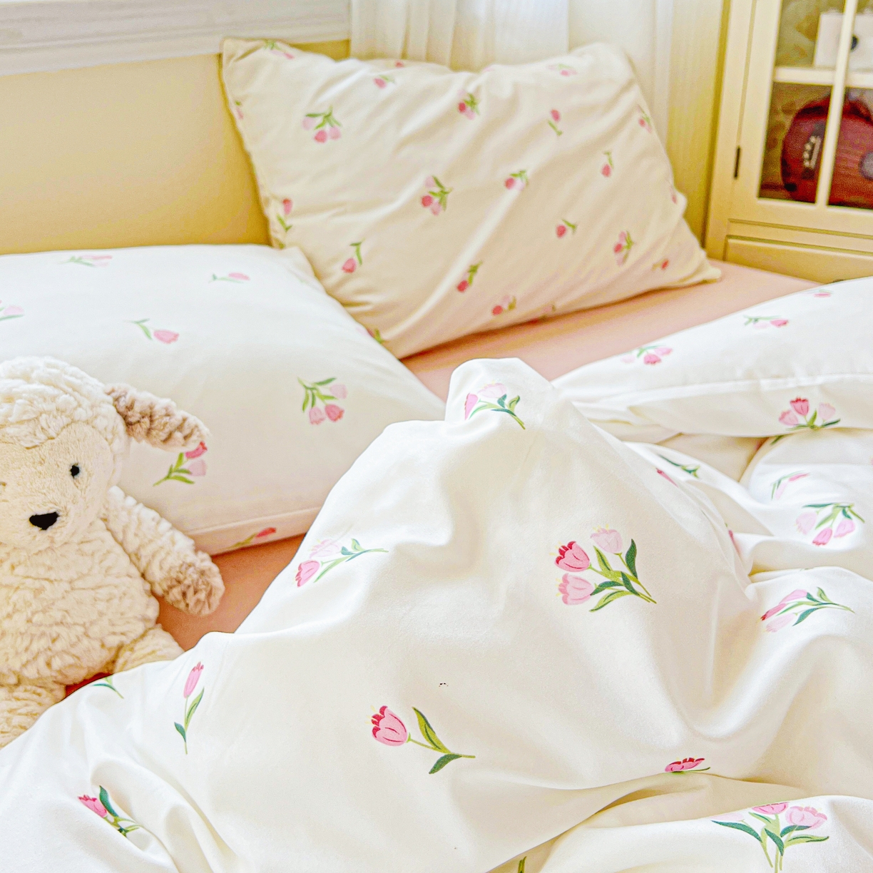 91家纺网 家纺一手货源 找家纺 朵朵家纺2025直播云感床单款三四件套水洗简约风小碎花被套床笠三四件套 郁金香