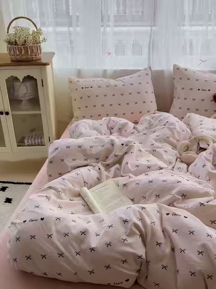 91家纺网 家纺一手货源 找家纺 朵朵家纺2025直播云感床单款三四件套水洗简约风小碎花被套床笠三四件套 蝴蝶结