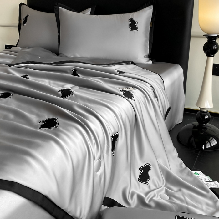 91家纺网 家纺一手货源 找家纺 红嘴企鹅 2025新款冰丝夏被夏凉被空调被四件套-浪漫兔 浪漫兔-深灰