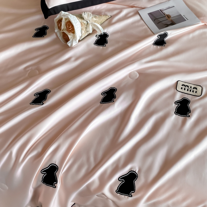 91家纺网 家纺一手货源 找家纺 红嘴企鹅 2025新款冰丝夏被夏凉被空调被四件套-浪漫兔 浪漫兔-粉色