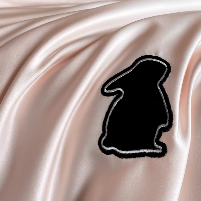 91家纺网 家纺一手货源 找家纺 红嘴企鹅 2025新款冰丝夏被夏凉被空调被四件套-浪漫兔 浪漫兔-粉色