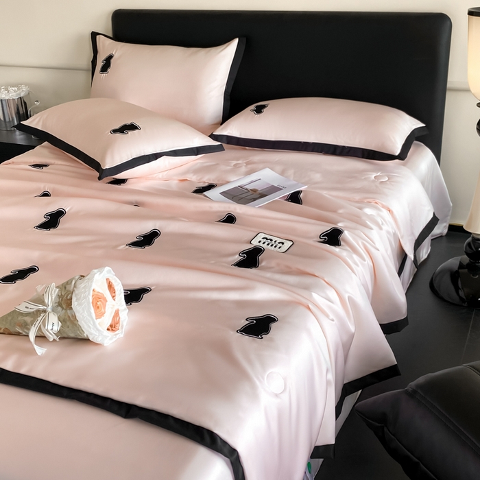 91家纺网 家纺一手货源 找家纺 红嘴企鹅 2025新款冰丝夏被夏凉被空调被四件套-浪漫兔 浪漫兔-粉色