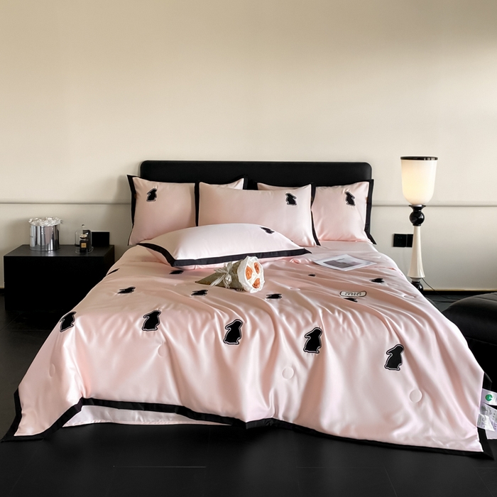 91家纺网 家纺一手货源 找家纺 红嘴企鹅 2025新款冰丝夏被夏凉被空调被四件套-浪漫兔 浪漫兔-粉色