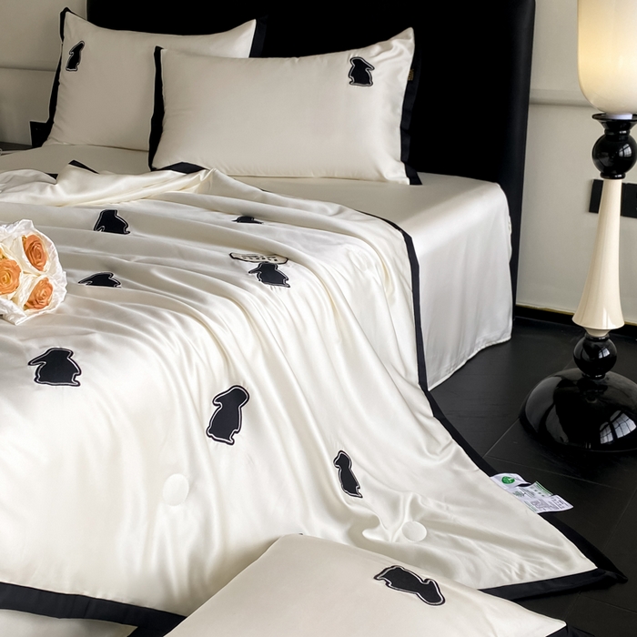 91家纺网 家纺一手货源 找家纺 红嘴企鹅 2025新款冰丝夏被夏凉被空调被四件套-浪漫兔 浪漫兔-白色