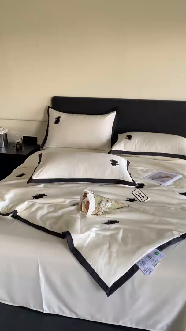 91家纺网 家纺一手货源 找家纺 红嘴企鹅 2025新款冰丝夏被夏凉被空调被四件套-浪漫兔 浪漫兔-白色