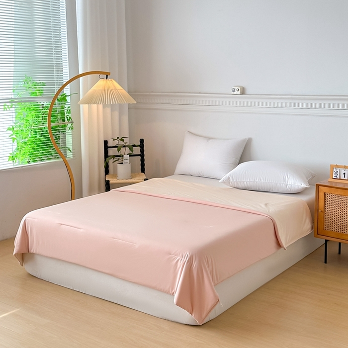 91家纺网 家纺一手货源 找家纺 圣尔雅家纺 2025春夏新款亚朵同款夏季被子锦纶双感深睡被夏被夏凉被pro2.0 橘雾粉