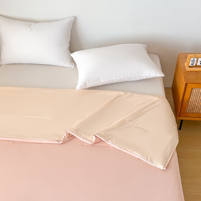 91家纺网 家纺一手货源 找家纺 圣尔雅家纺 2025春夏新款亚朵同款夏季被子锦纶双感深睡被夏被夏凉被pro2.0 橘雾粉