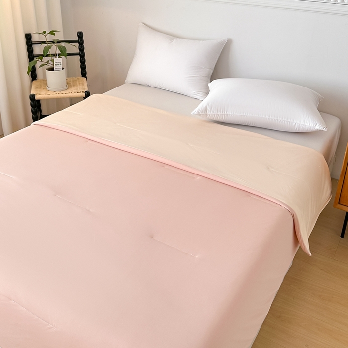 91家纺网 家纺一手货源 找家纺 圣尔雅家纺 2025春夏新款亚朵同款夏季被子锦纶双感深睡被夏被夏凉被pro2.0 橘雾粉