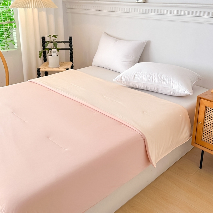 91家纺网 家纺一手货源 找家纺 圣尔雅家纺 2025春夏新款亚朵同款夏季被子锦纶双感深睡被夏被夏凉被pro2.0 橘雾粉