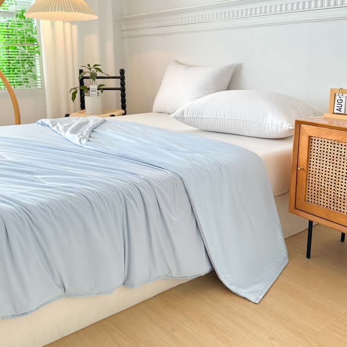 91家纺网 家纺一手货源 找家纺 圣尔雅家纺 2025春夏新款亚朵同款夏季被子锦纶双感深睡被夏被夏凉被pro2.0 青空灰