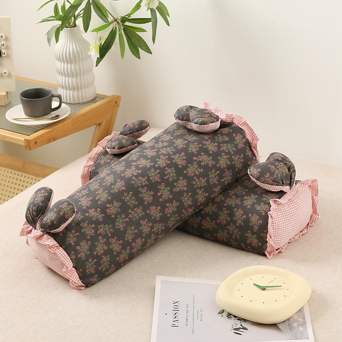 珍贝2025新款兔公仔枕头 黑色小花