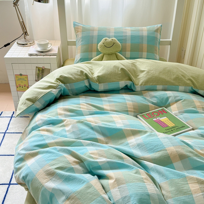 91家纺网 家纺一手货源 找家纺 玖弘家居 2025新款全棉纯棉色织水洗棉学生宿舍三件套四件套上下铺三件套 六宫格蓝绿