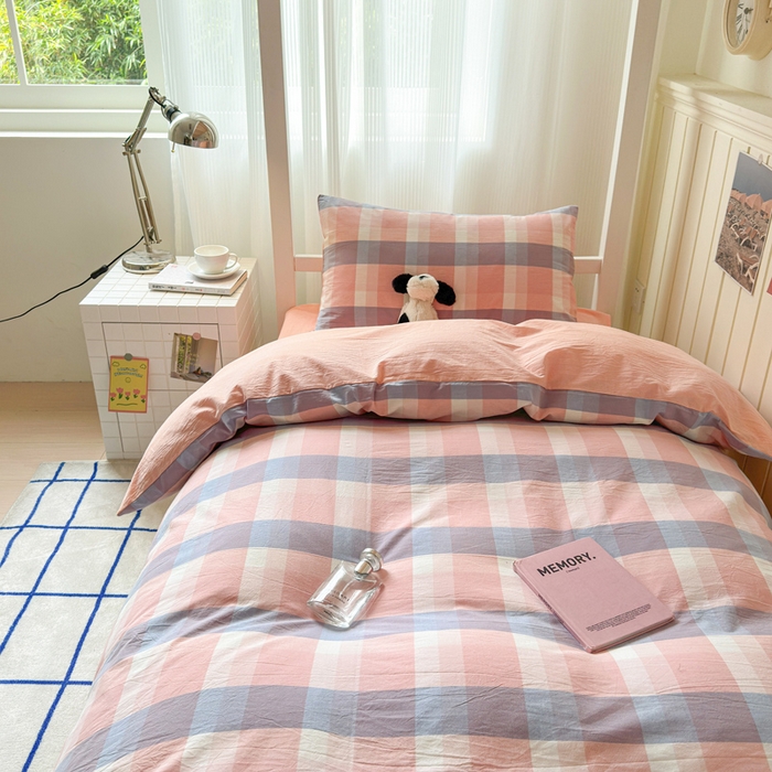 91家纺网 家纺一手货源 找家纺 玖弘家居 2025新款全棉纯棉色织水洗棉学生宿舍三件套四件套上下铺三件套六宫格暖粉