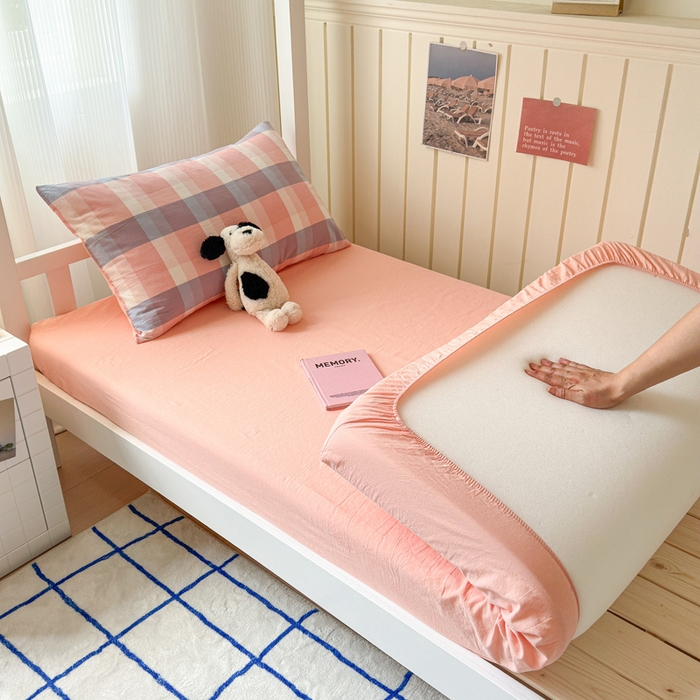 91家纺网 家纺一手货源 找家纺 玖弘家居 2025新款全棉纯棉色织水洗棉学生宿舍三件套四件套上下铺三件套六宫格暖粉