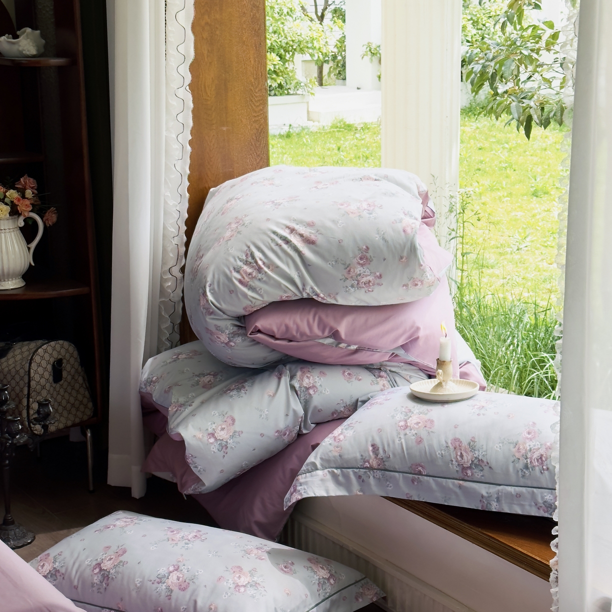 91家纺网 家纺一手货源 找家纺 由丽家纺 2025新款亲肤舒适全棉纯棉臻棉数码印花四件套系列 金溪-灰