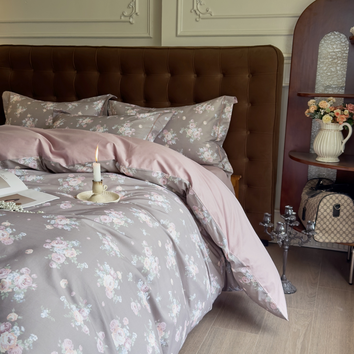 91家纺网 家纺一手货源 找家纺 由丽家纺 2025新款亲肤舒适全棉纯棉臻棉数码印花四件套系列 金溪-咖