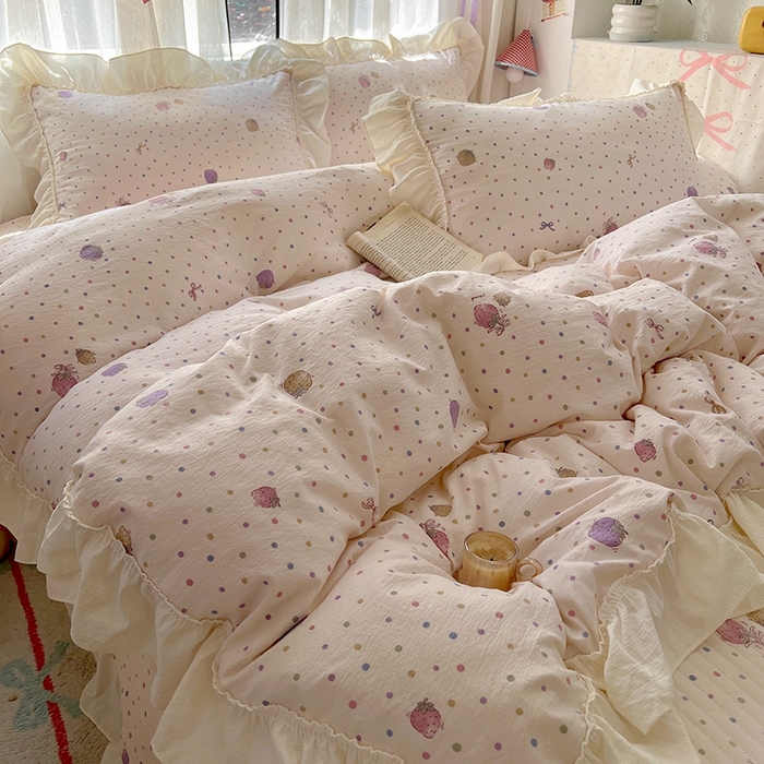 91家纺网 家纺一手货源 找家纺 美梦家纺2025新款皱皱纱花边被套床盖四件套 点点莓果