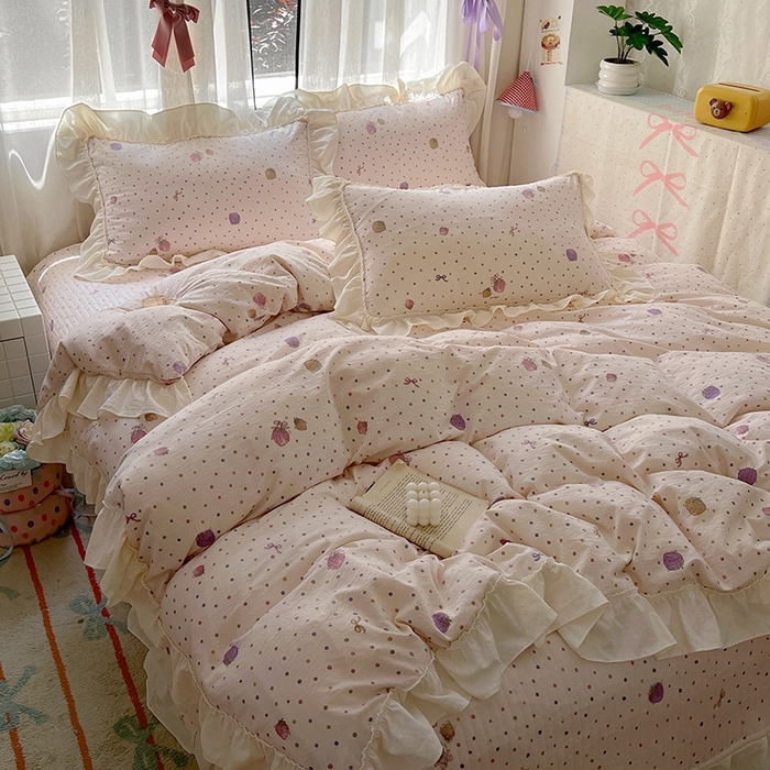 91家纺网 家纺一手货源 找家纺 美梦家纺2025新款皱皱纱花边被套床盖四件套 点点莓果