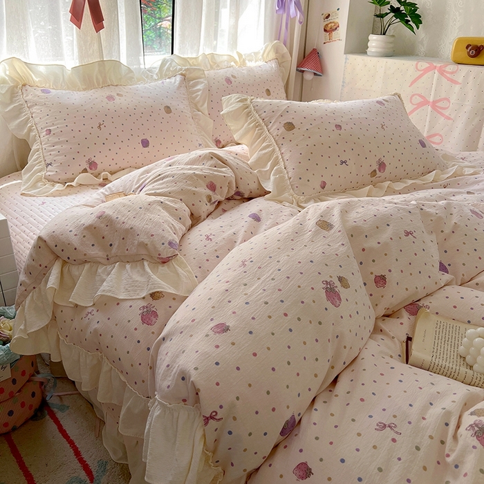 91家纺网 家纺一手货源 找家纺 美梦家纺2025新款皱皱纱花边被套床盖四件套 点点莓果