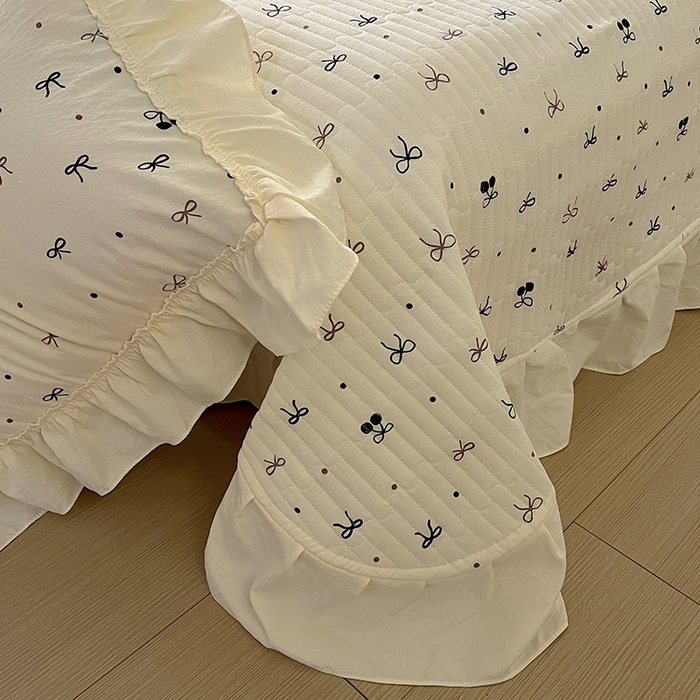 91家纺网 家纺一手货源 找家纺 美梦家纺2025新款皱皱纱花边被套床盖四件套 黑樱梦境