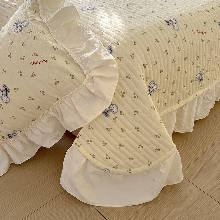 91家纺网 家纺一手货源 找家纺 美梦家纺2025新款皱皱纱花边被套床盖四件套 晚樱落海