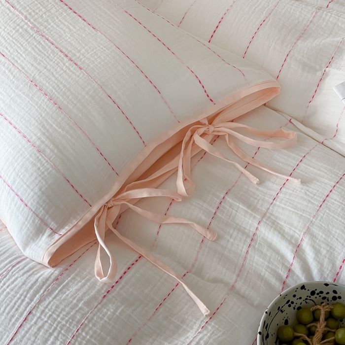 91家纺网 家纺一手货源 找家纺 小春日和2025新款皱皱纱水洗穿绳渐变工艺四件套 弥野 粉