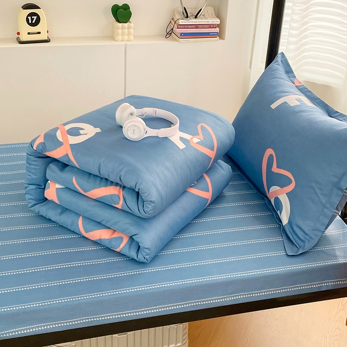 91家纺网 家纺一手货源 找家纺 锦润家纺2025新款全棉13372学生三件套纯棉宿舍六件套 恋心日记