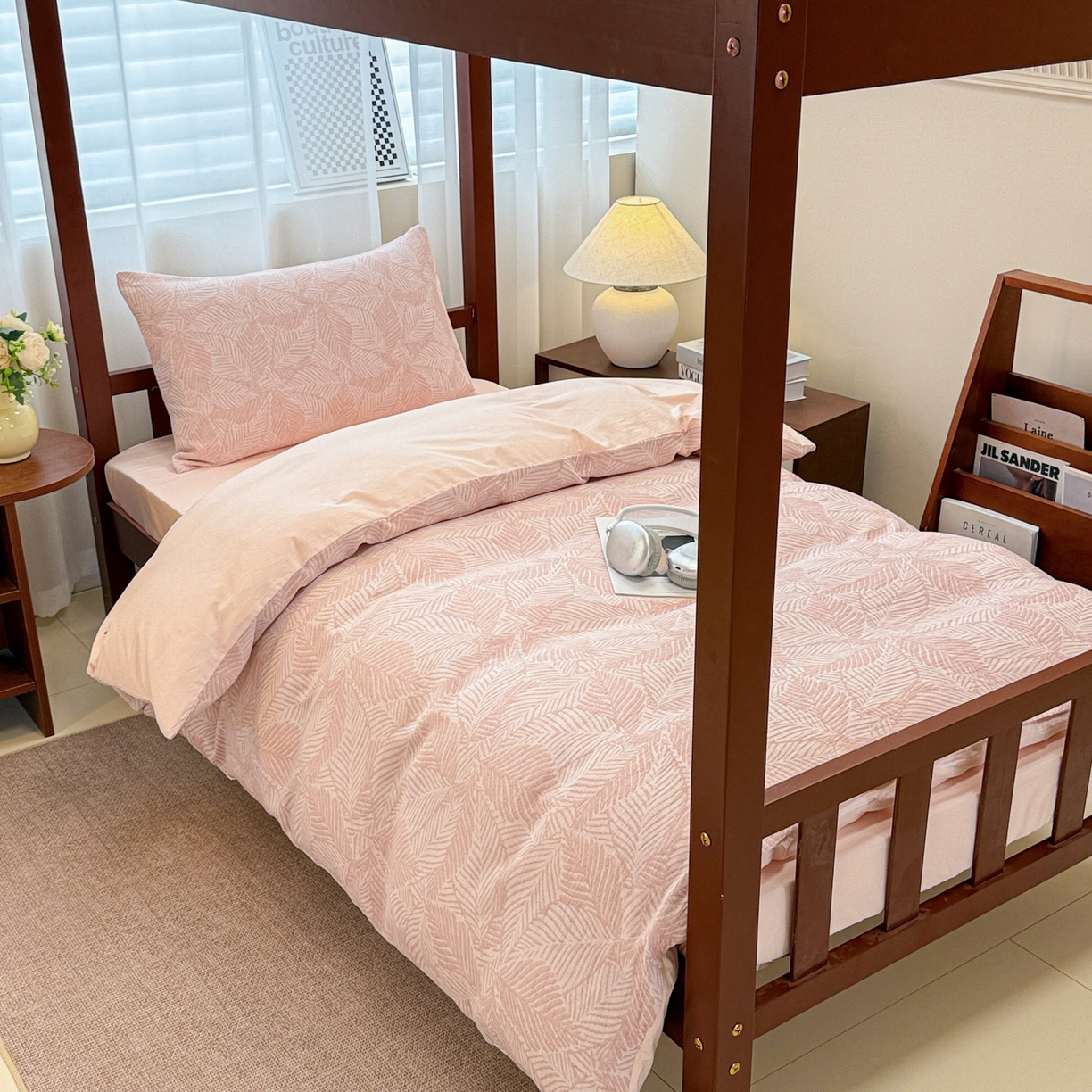 91家纺网 家纺一手货源 找家纺 眠博士 2025新款A类全棉纯棉色织提花三层纱三四件套学生三件套宿舍上下铺 三层纱套件-幸运叶-粉