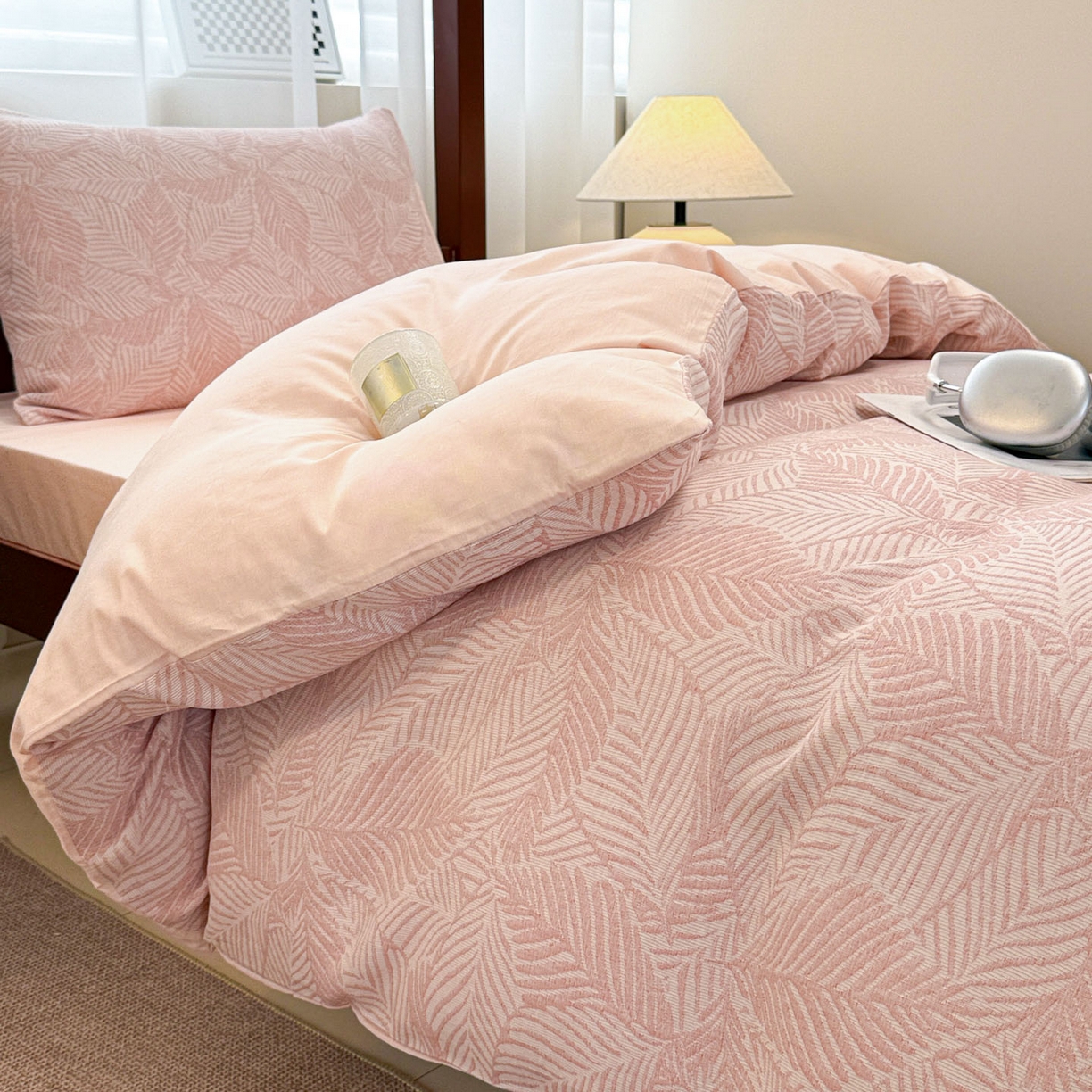 91家纺网 家纺一手货源 找家纺 眠博士 2025新款A类全棉纯棉色织提花三层纱三四件套学生三件套宿舍上下铺 三层纱套件-幸运叶-粉