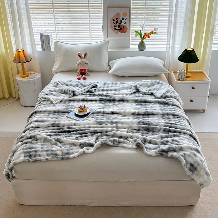 91家纺网 家纺一手货源 找家纺 芸锦豪 2025新款仿兔毛泡泡绒毛毯毯子多功能盖毯-炫彩系列 炫彩灰