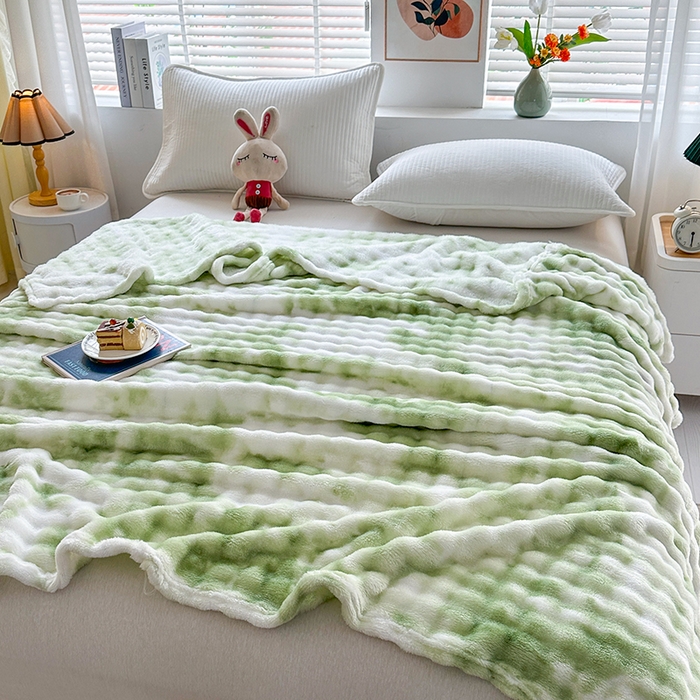 91家纺网 家纺一手货源 找家纺 芸锦豪 2025新款仿兔毛泡泡绒毛毯毯子多功能盖毯-炫彩系列 炫彩绿