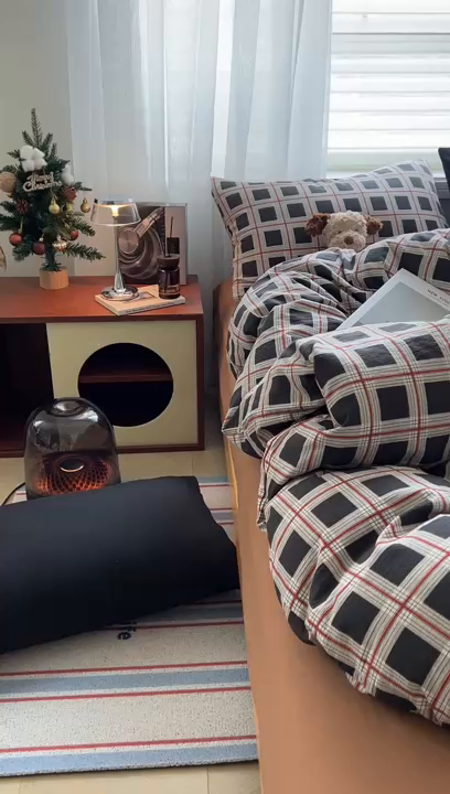 91家纺网 家纺一手货源 找家纺 希丞2025新款复古格子双层纱水洗棉四件套 巴黎之约