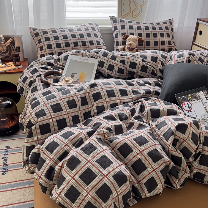 91家纺网 家纺一手货源 找家纺 希丞2025新款复古格子双层纱水洗棉四件套 巴黎之约