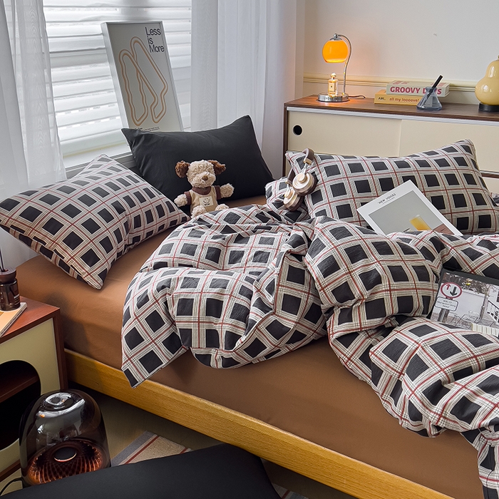 91家纺网 家纺一手货源 找家纺 希丞2025新款复古格子双层纱水洗棉四件套 巴黎之约