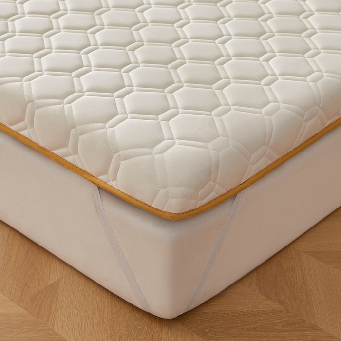 91家纺网 家纺一手货源 找家纺 希廷顿 2025春夏新款足球床垫单床垫 白色-足球-A+烫画