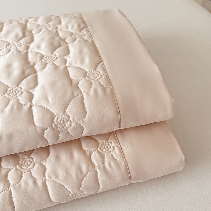 91家纺网 家纺一手货源 找家纺 金喜 2025新款高档100支全棉枕套纯棉宽边枕头套枕头罩 杏粉