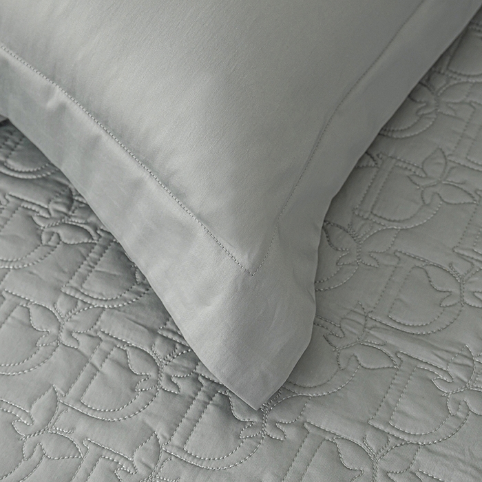 91家纺网 家纺一手货源 找家纺 金喜 2025新款高档100支全棉枕套纯棉宽边枕头套枕头罩 木槿绿