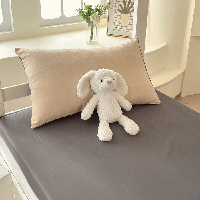 91家纺网 家纺一手货源 找家纺 金鑫汇 2025新款纯色提花三件套 纵横阡陌