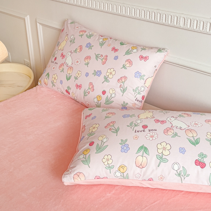 91家纺网 家纺一手货源 找家纺 金鑫汇家纺 2025新款全棉纯棉棉加豆豆绒棉加绒系列四件套 棉加绒-荷枝桃桃