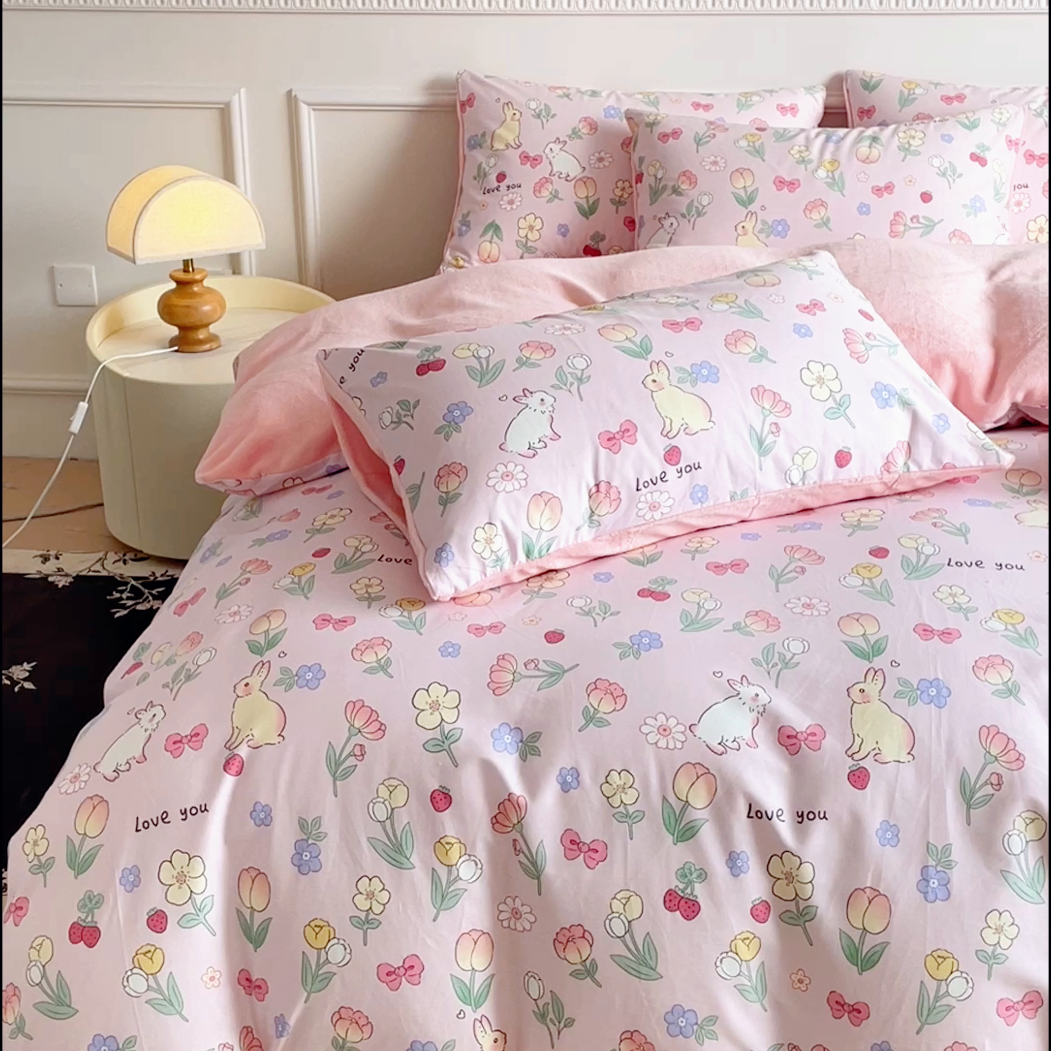 91家纺网 家纺一手货源 找家纺 金鑫汇家纺 2025新款全棉纯棉棉加豆豆绒棉加绒系列四件套 棉加绒-荷枝桃桃